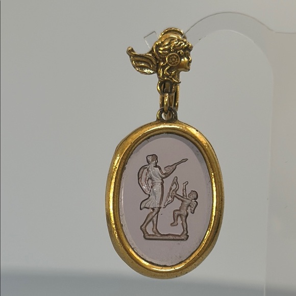 Intaglio pink venezia glass Gold and Pink Cameo Earrings - Picture 4 of 9